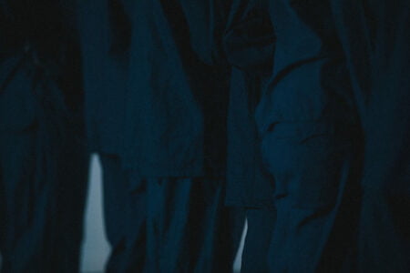 Oona Doherty Navy Blue ©Ghislain Mirat 10 scaled