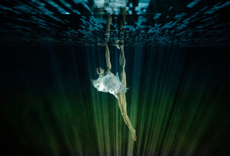 Wayne mcgregor's deepstaria, company wayne mcgregor (jasiah marshall), laban theatre, london (2024), photo credit ravi deepres
